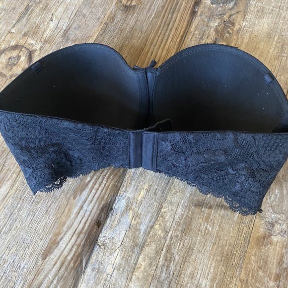 Victoria’s Secret 32DD‎ Strapless Bra - Picture 2 of 3